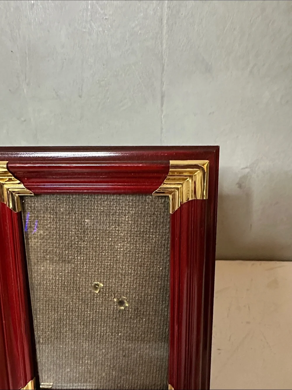 VINTAGE ACRYLIC METAL ORNATE CORNERS PICTURE FRAME